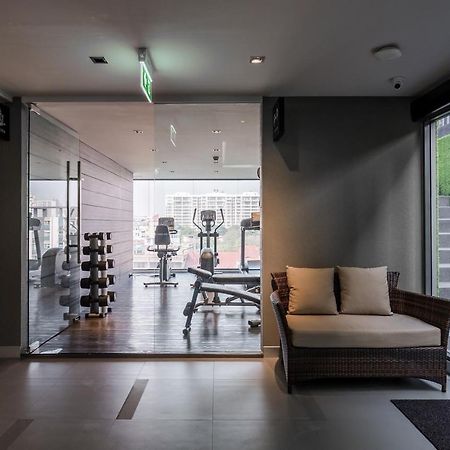 Voque Hotel & Serviced Residence Sukhumvit 51 Банкок Екстериор снимка