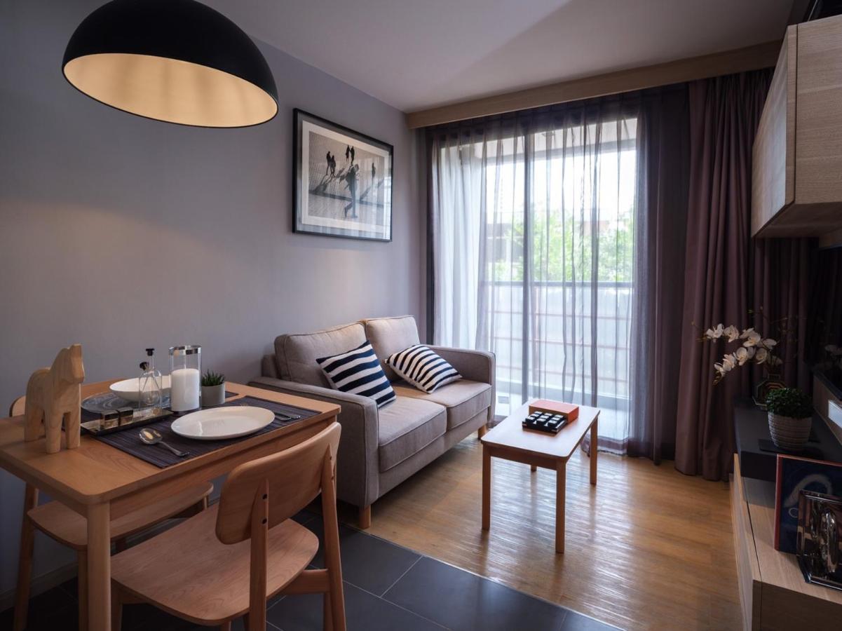 Voque Hotel & Serviced Residence Sukhumvit 51 Банкок Екстериор снимка