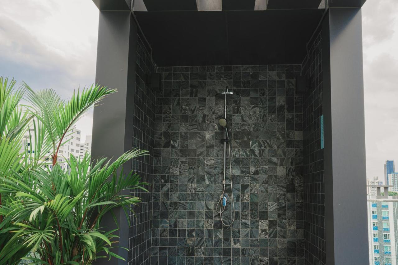 Voque Hotel & Serviced Residence Sukhumvit 51 Банкок Екстериор снимка