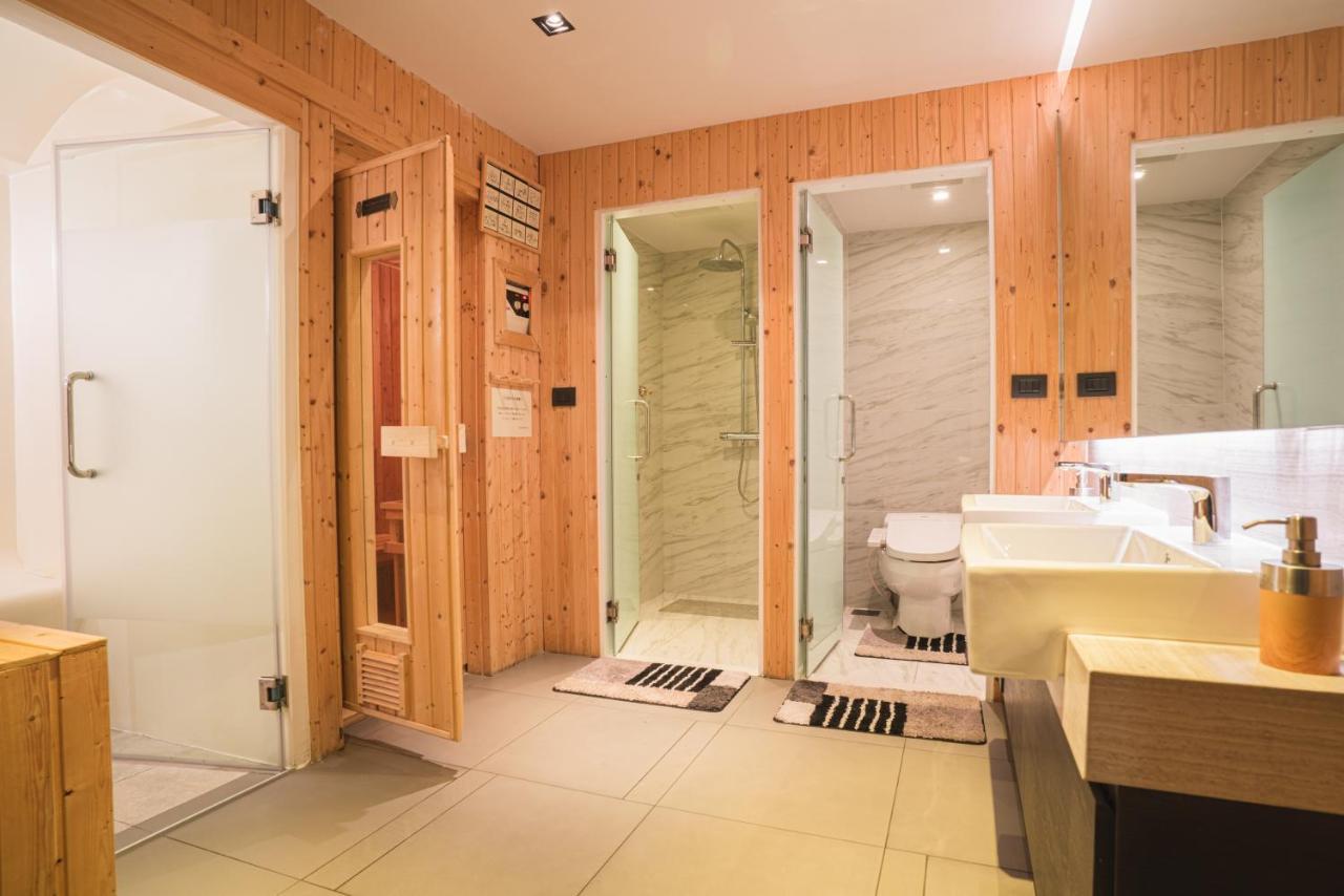 Voque Hotel & Serviced Residence Sukhumvit 51 Банкок Екстериор снимка